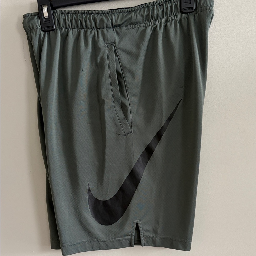 Nike Dry Fit Men’s Dark Green Sports Shorts with Black Swoosh M